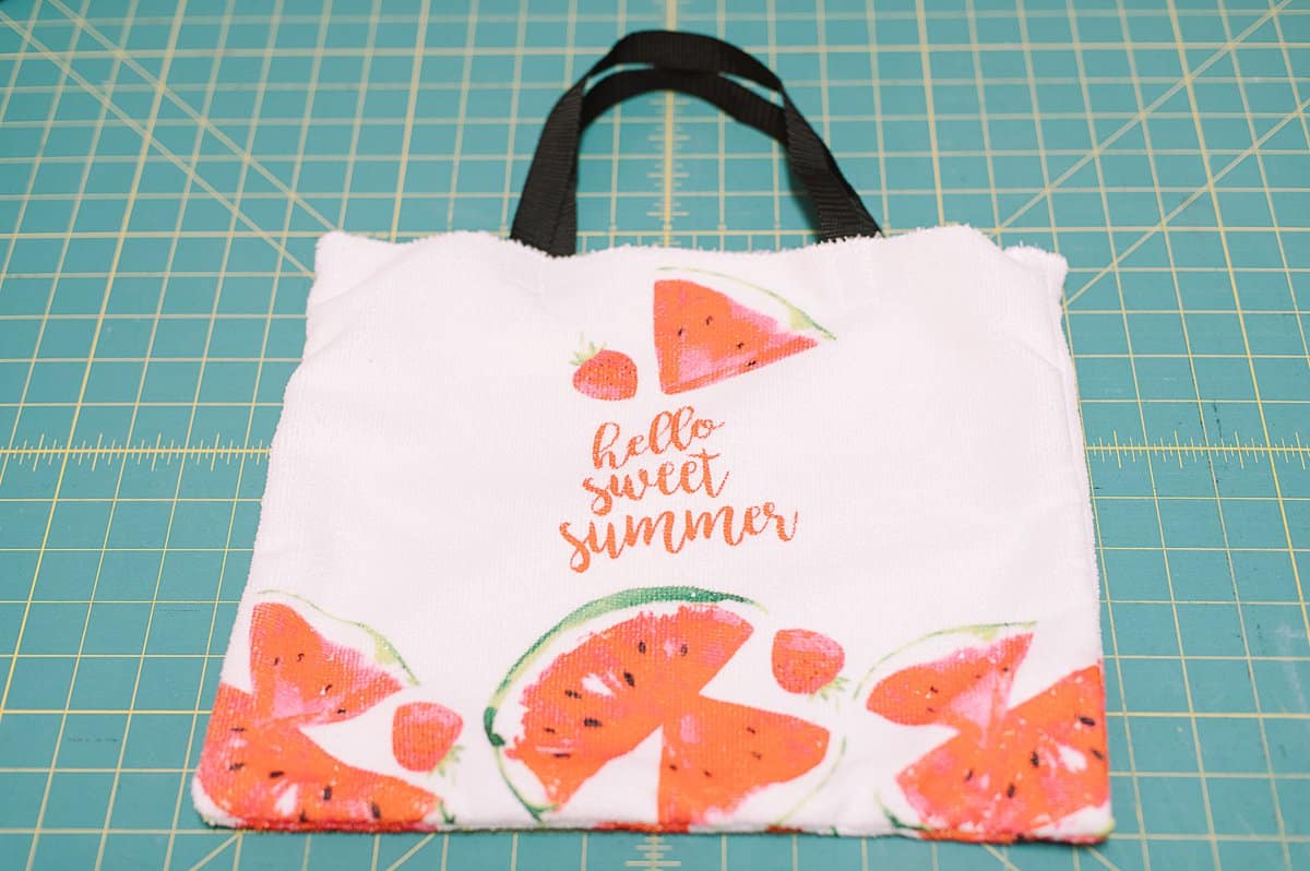 make a Hello Sweet Summer tote bag from a towel