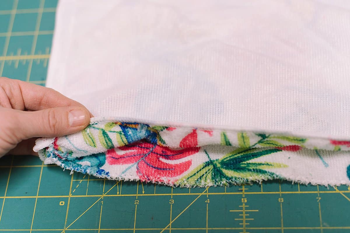 use a tropical hand towel to make a cute summer tote bag