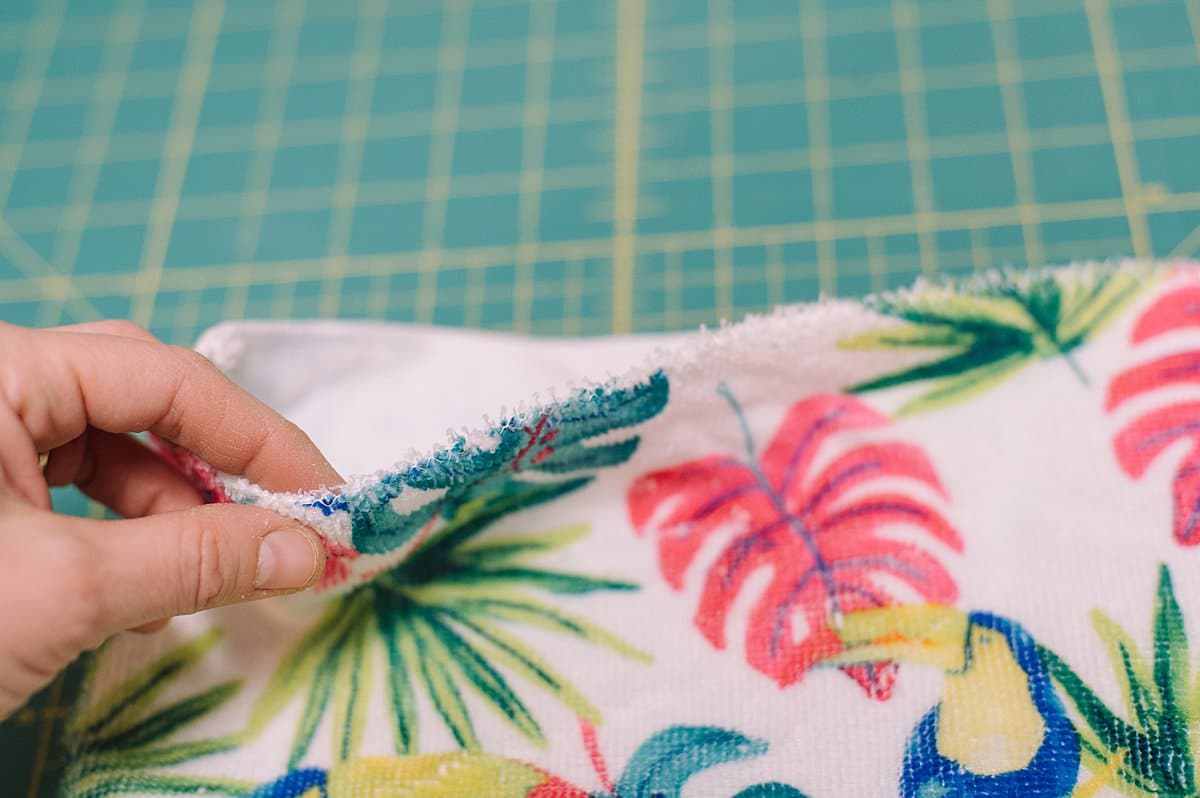 use a tropical hand towel to make a cute summer tote bag