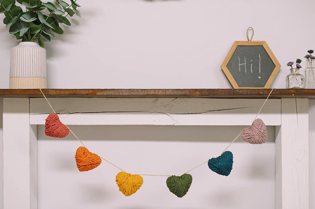 garland made with heart shapes wrapped in yarn