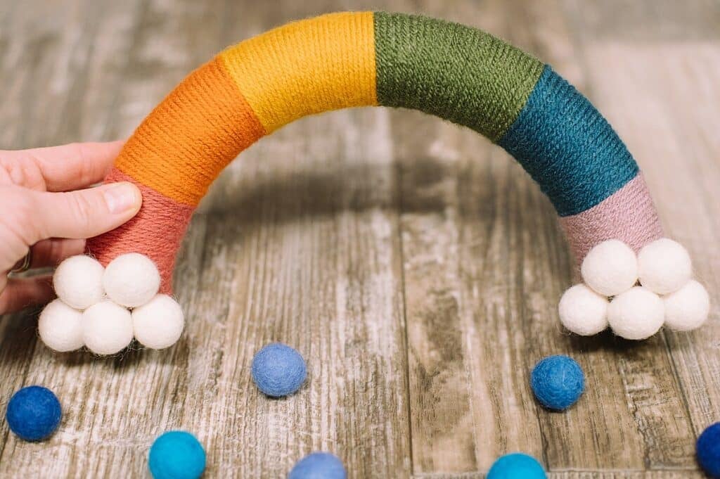 How to Make a Yarn Wrapped Rainbow