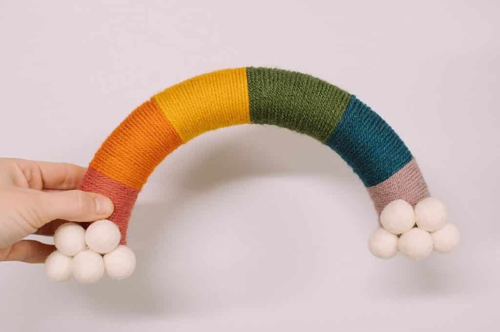 How to Make a Yarn Wrapped Rainbow