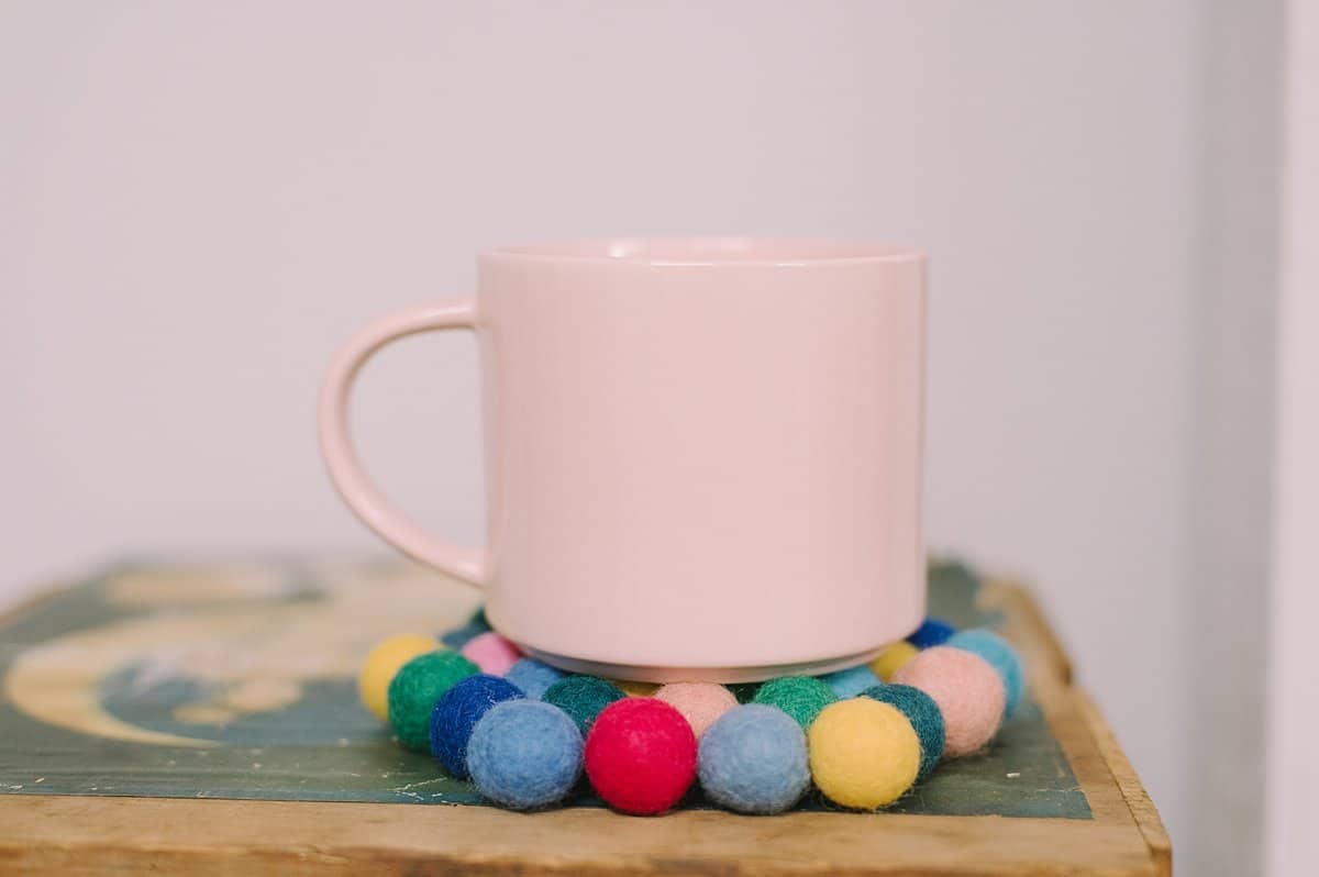 how to make a felt ball coaster