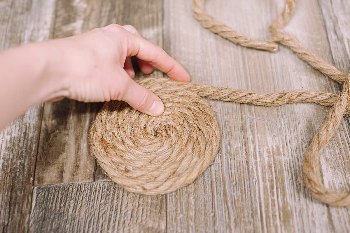 how to make a jute coaster