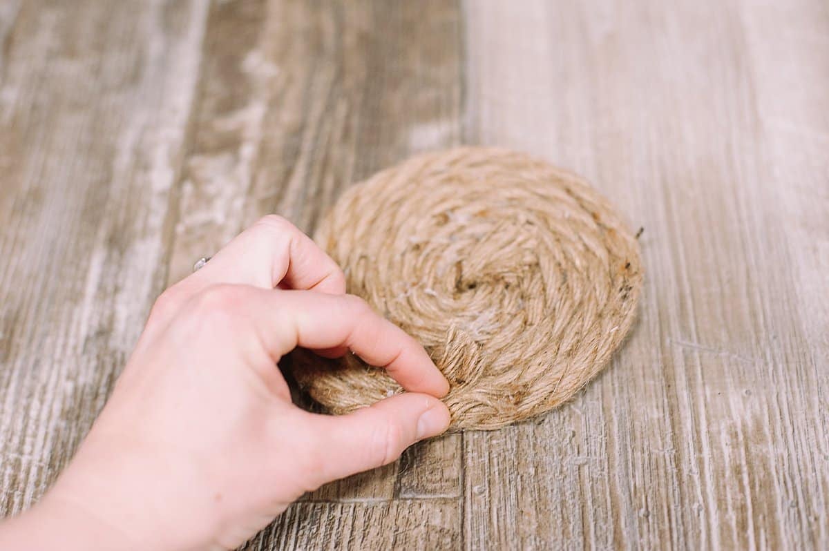 how to make a jute coaster