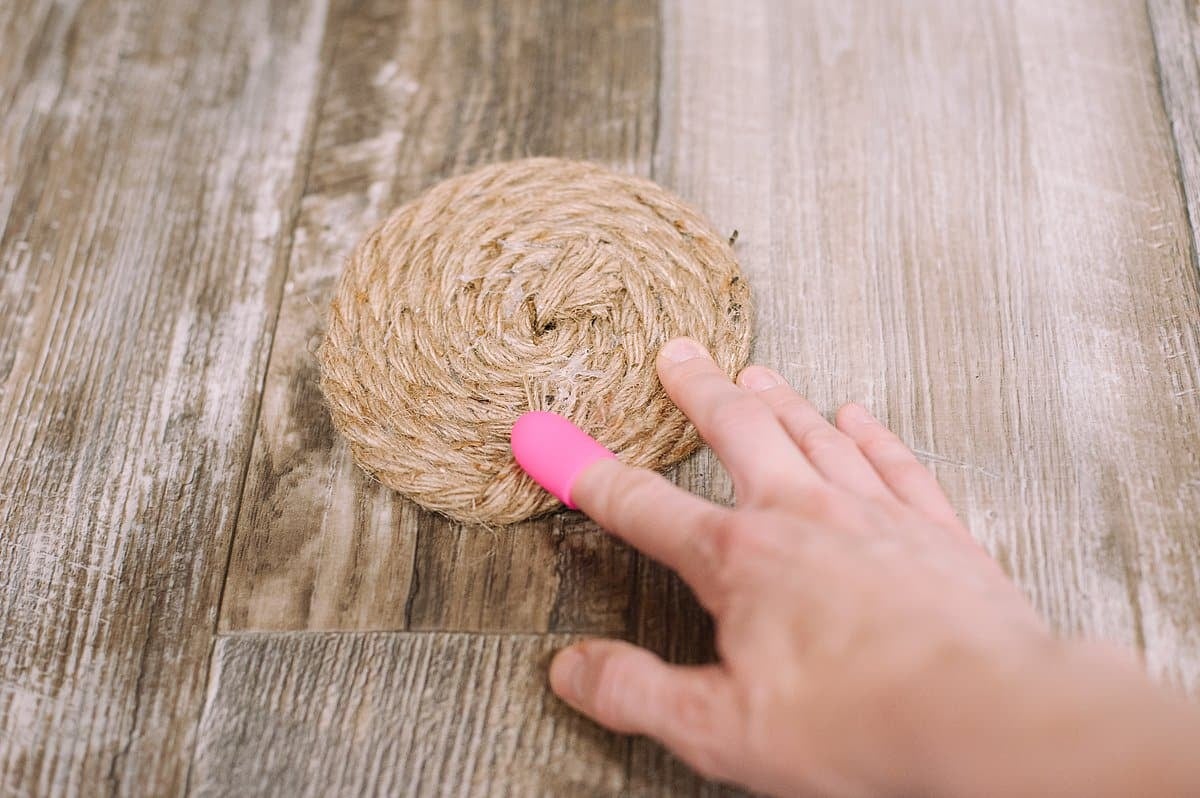 how to make a jute coaster