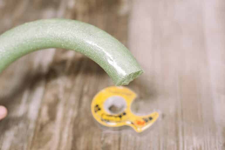 How to Make a Yarn Wrapped Rainbow