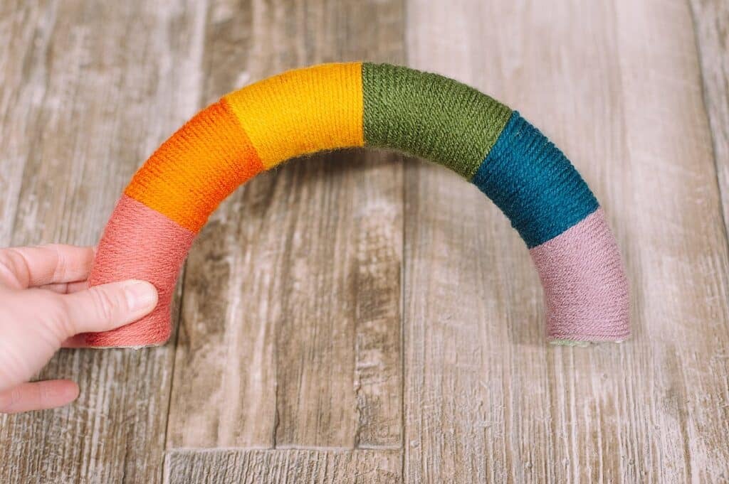 How to Make a Yarn Wrapped Rainbow