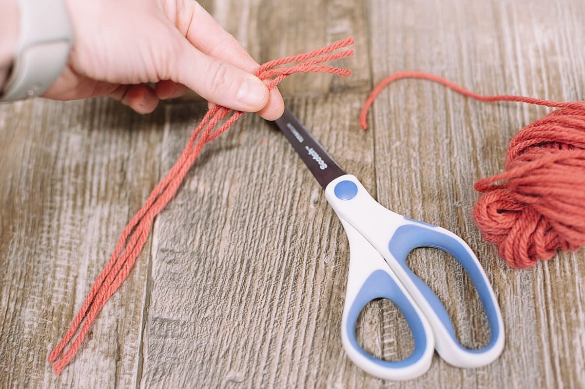 cut five lengths of yarn for each knot