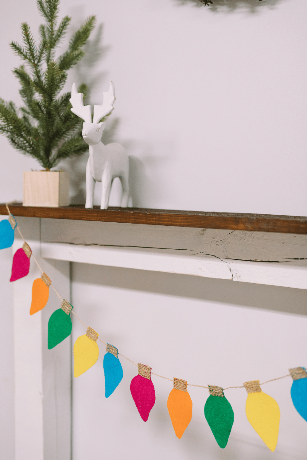 DIY Felt Lightbulb Garland for Christmas