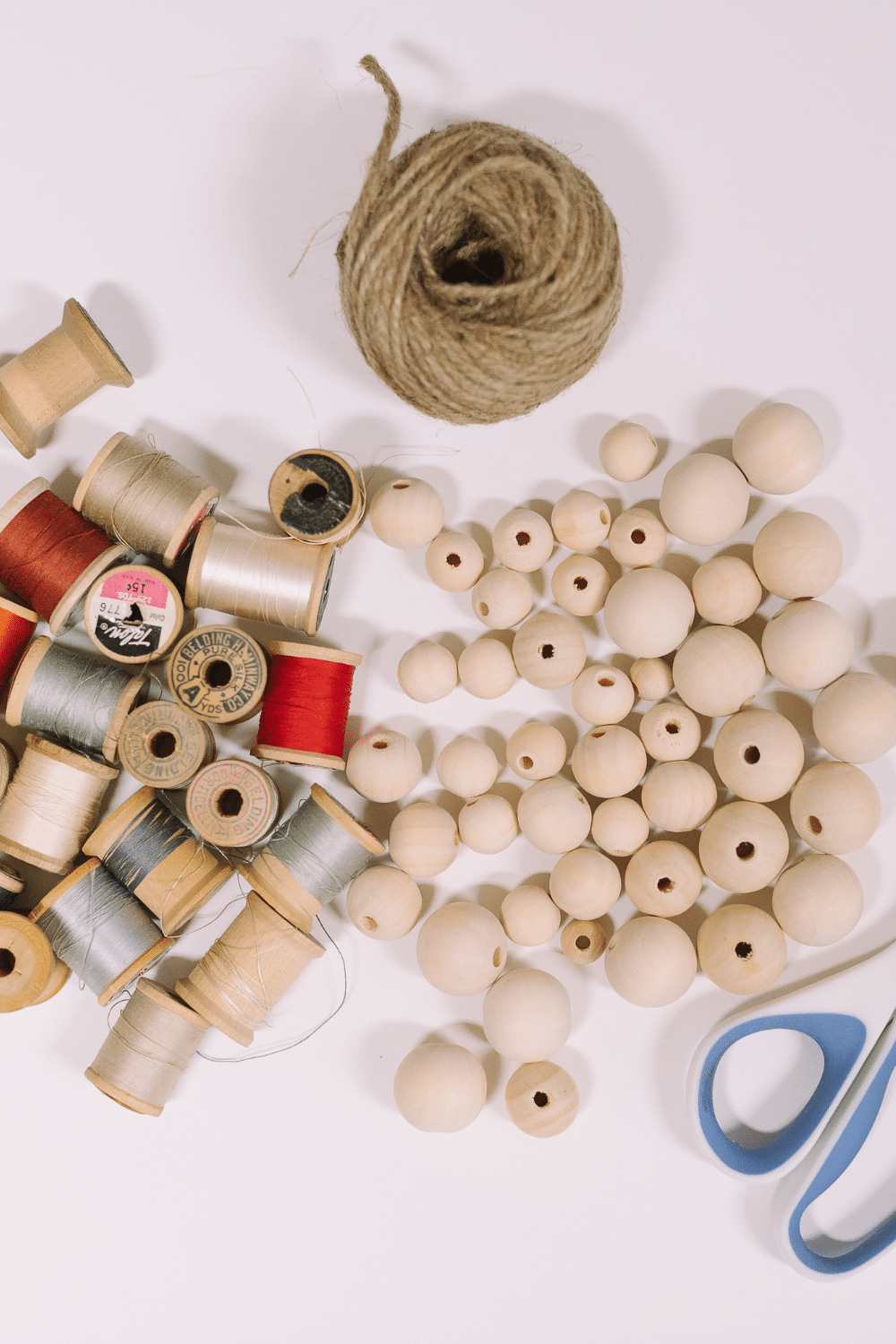 DIY Thread Spool and Wood Bead Garland for Christmas