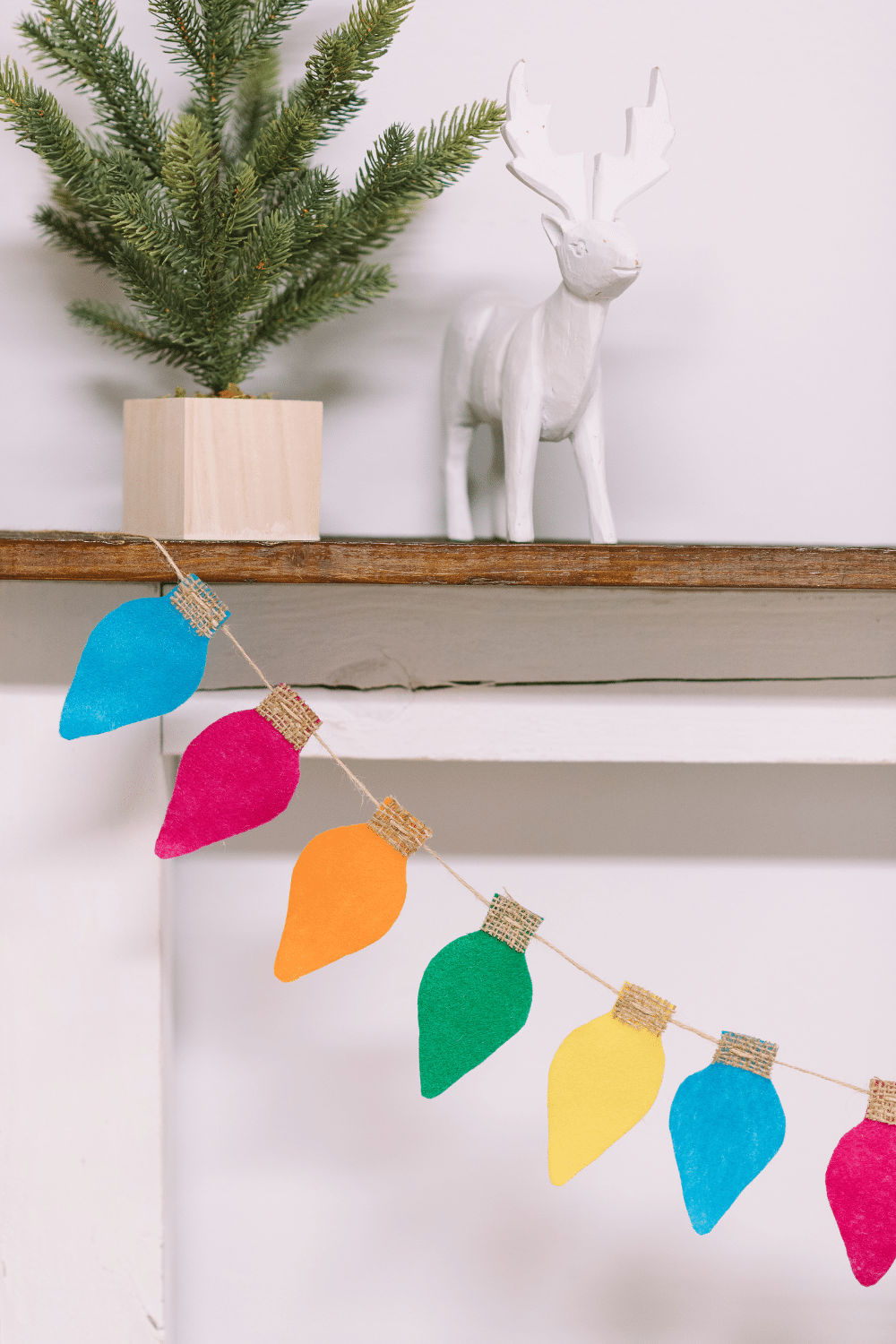 DIY Felt Lightbulb Garland for Christmas