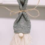 How to make a yarn and sock gnome garland for Christmas.