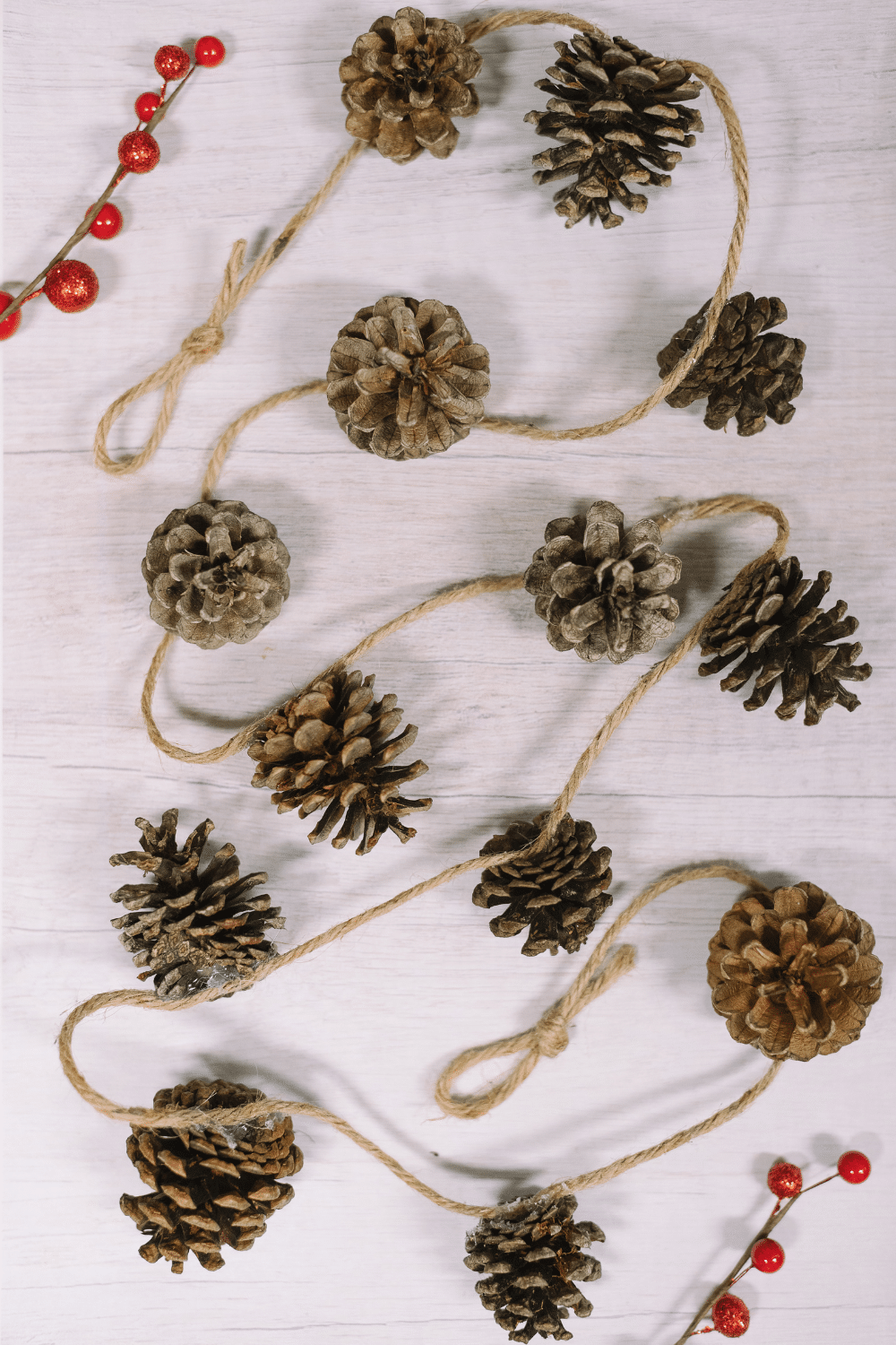 How to Make a Pinecone Garland