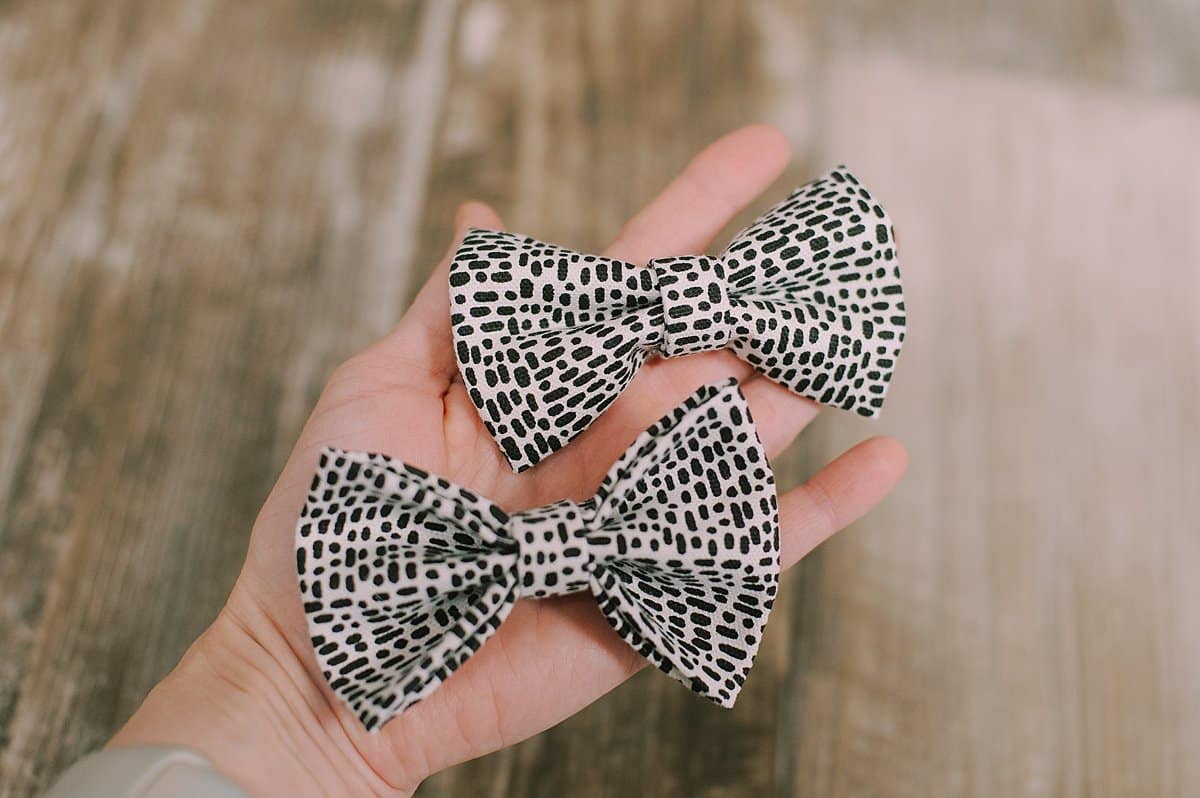 two different ways to make a bow out of fabric