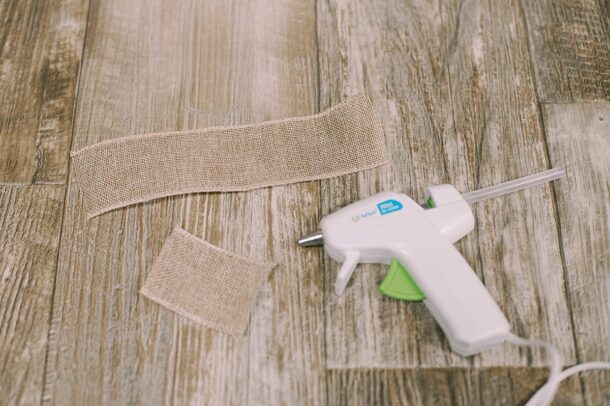 How to Make Bows from Burlap Ribbon | Easy DIY Bow Tutorial