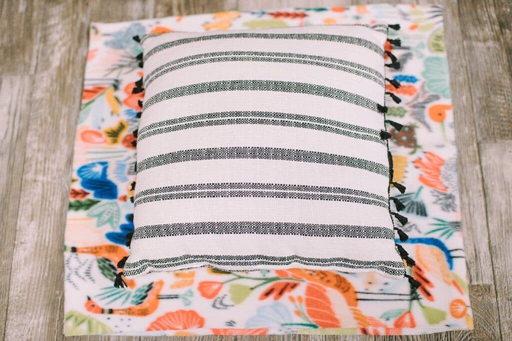 How to Make a Fleece Tie Pillowcase Easy No Sew Pillowcase