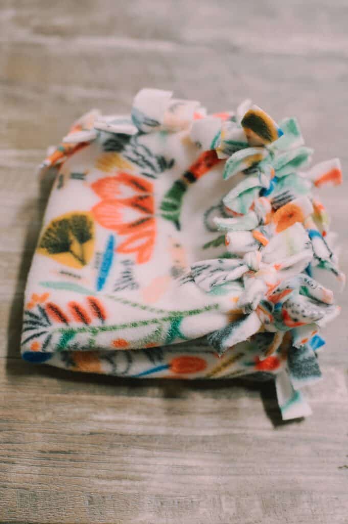 How to Make a Fleece Tie Blanket No Sew Fleece Blanket