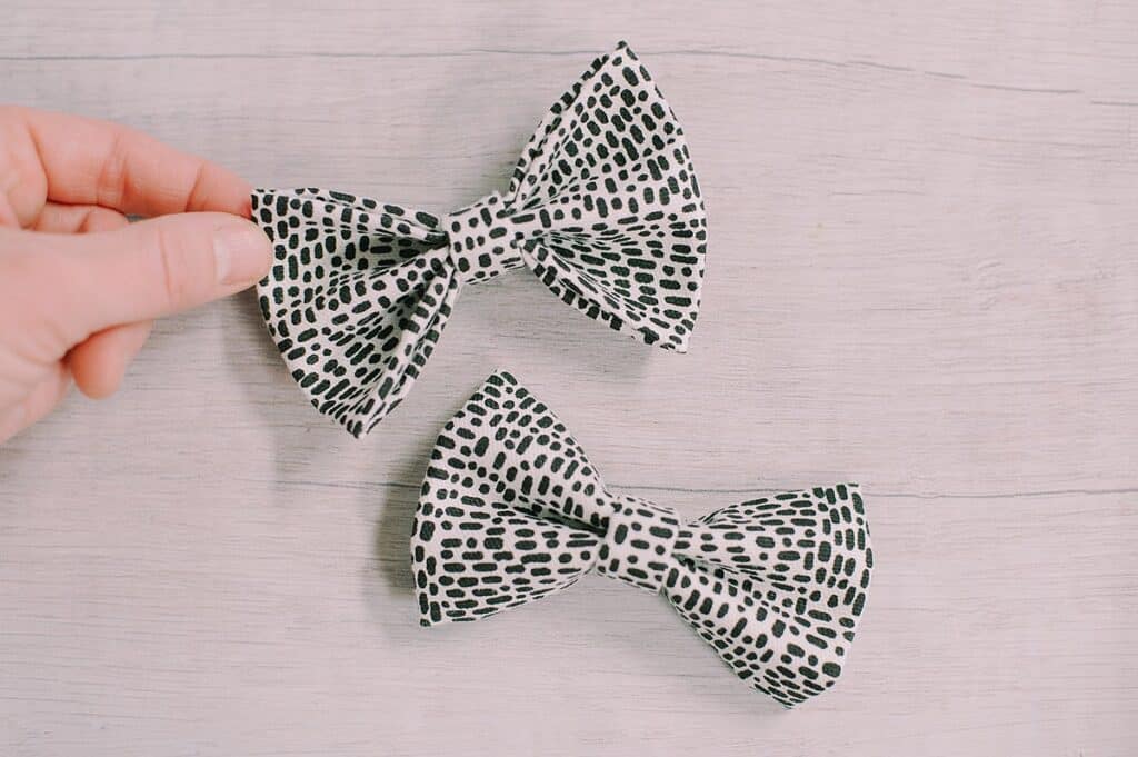 How to Make a Bow out of Fabric Two Types of Bows
