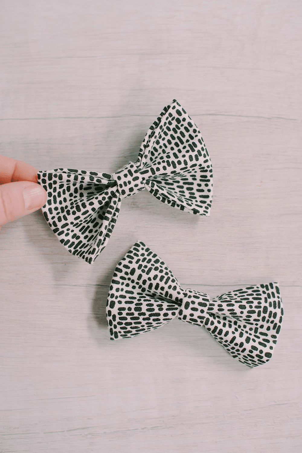 How to Make a Bow out of Fabric - Two Types of Bows