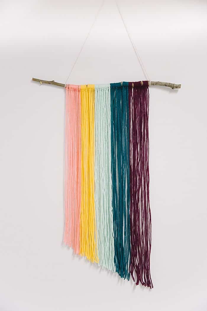 how to make a yarn wall hanging