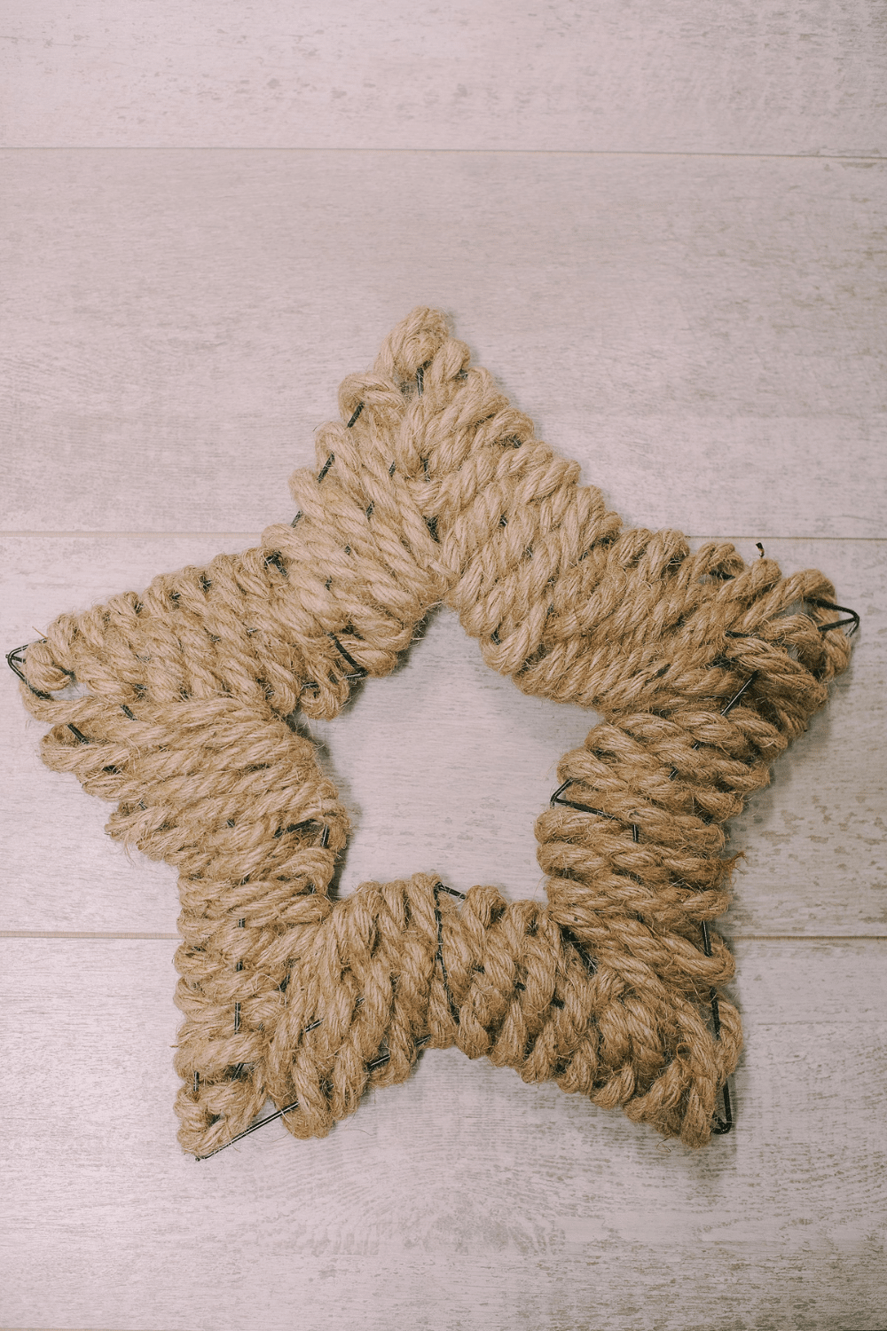 How to Make a Star Wreath | DIY Jute Star Wreath