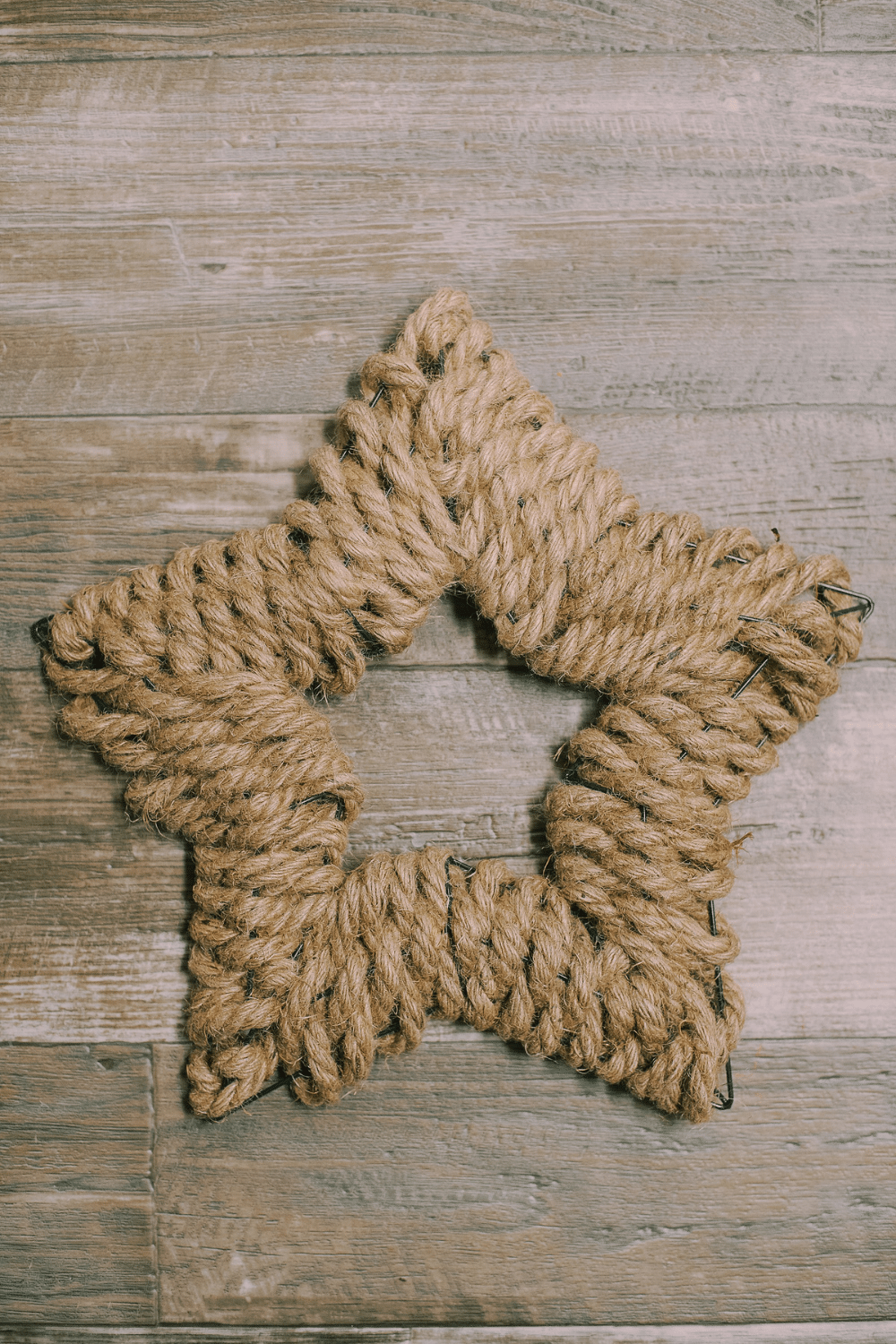 How to Make a Star Wreath | DIY Jute Star Wreath