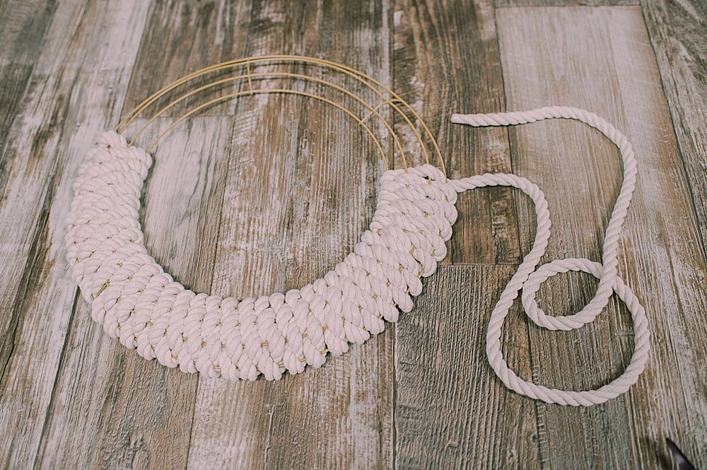 How to make a DIY rope wreath