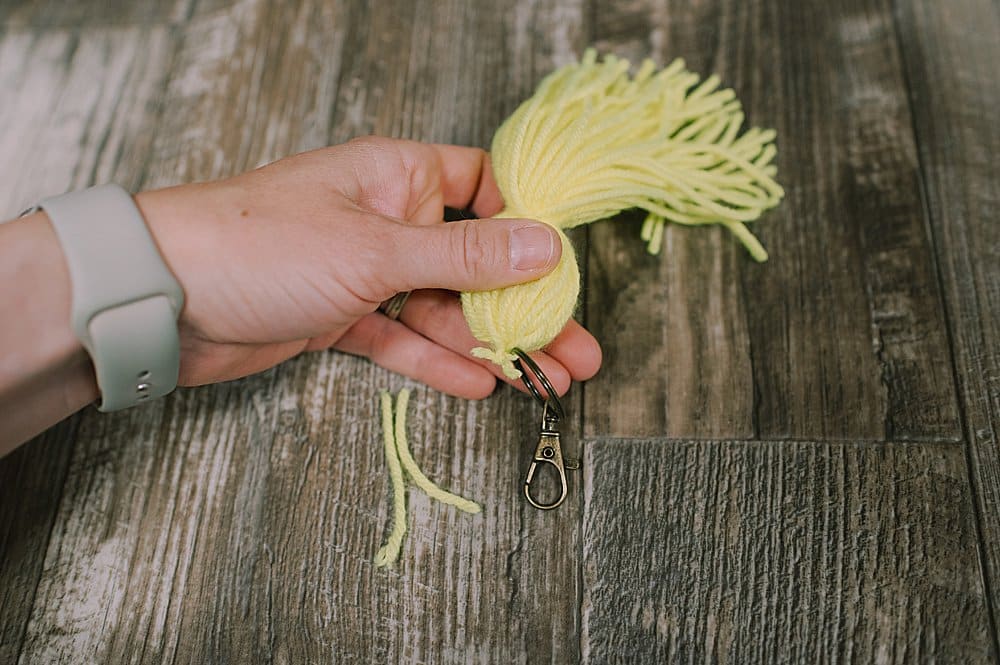 how to make a yarn tassel keychain
