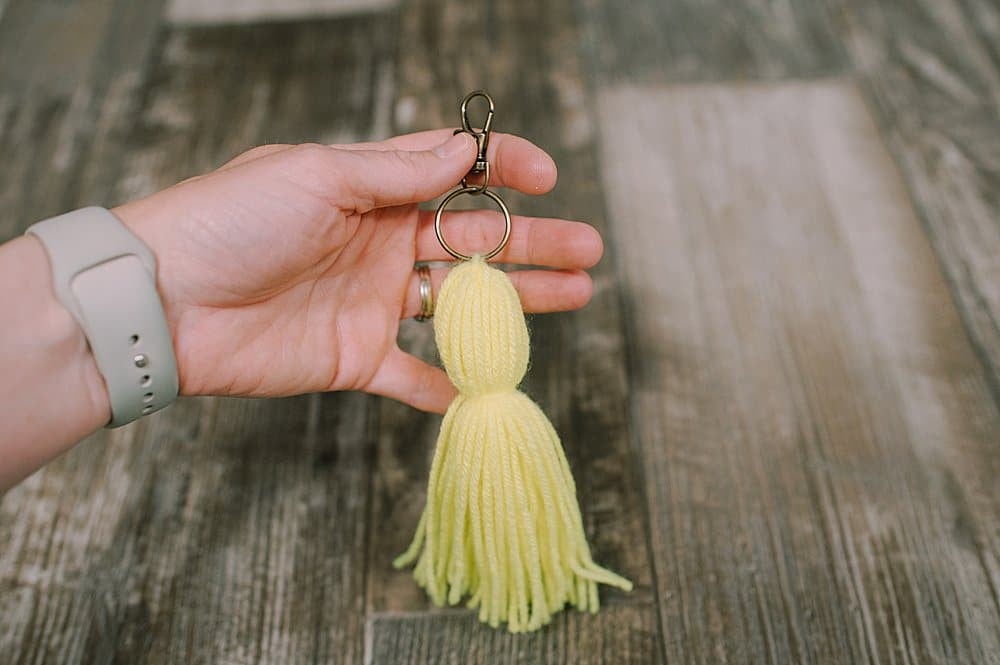 how to make a yarn tassel keychain