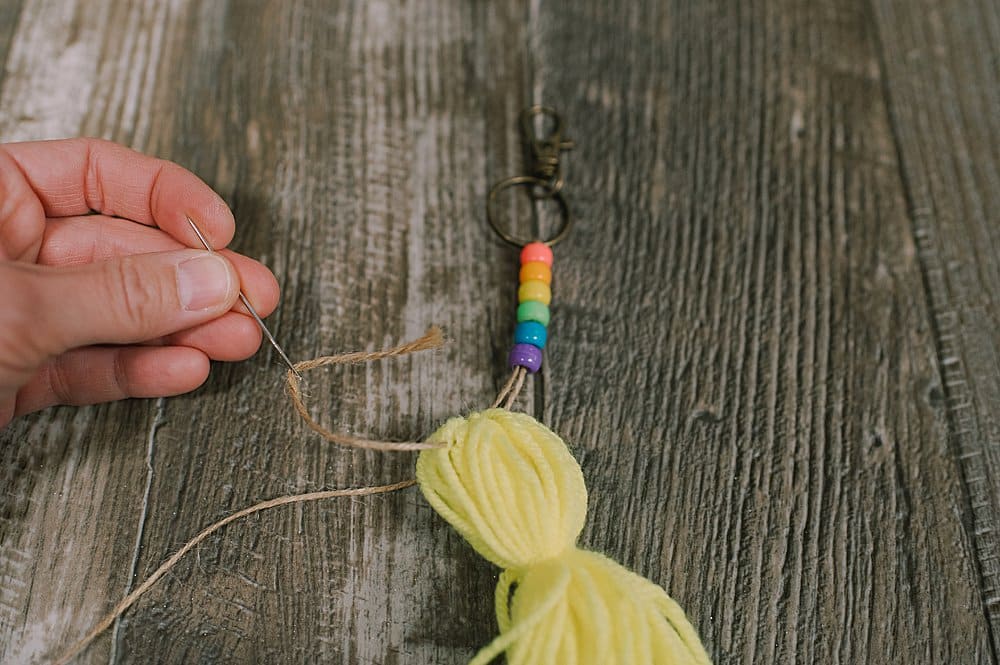 how to make a keychain with a yarn tassel