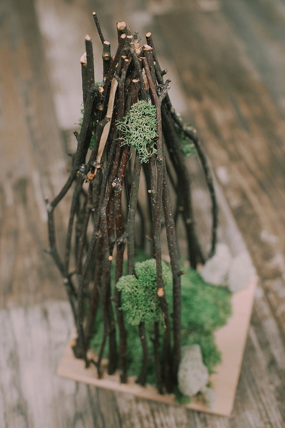 add moss to the fairy teepee