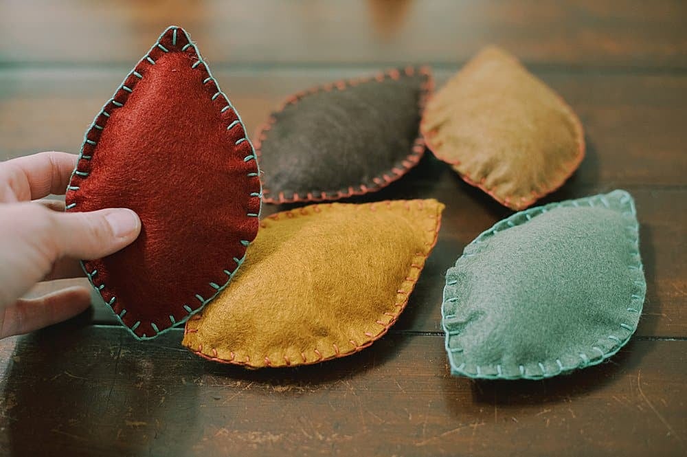 how to make felt leaves