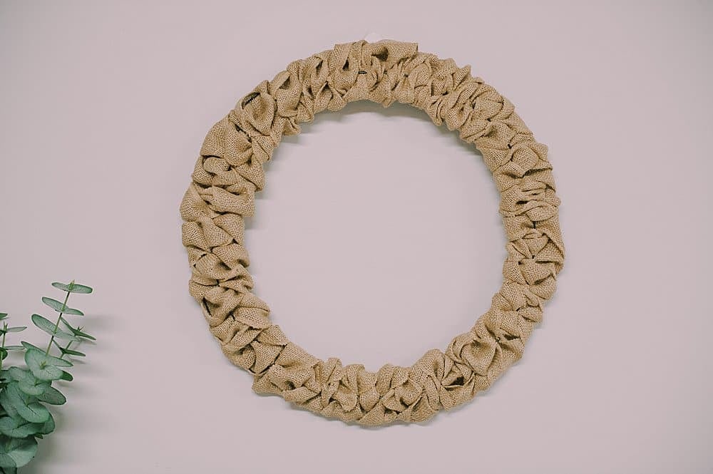 how to make a wreath using a burlap ribbon