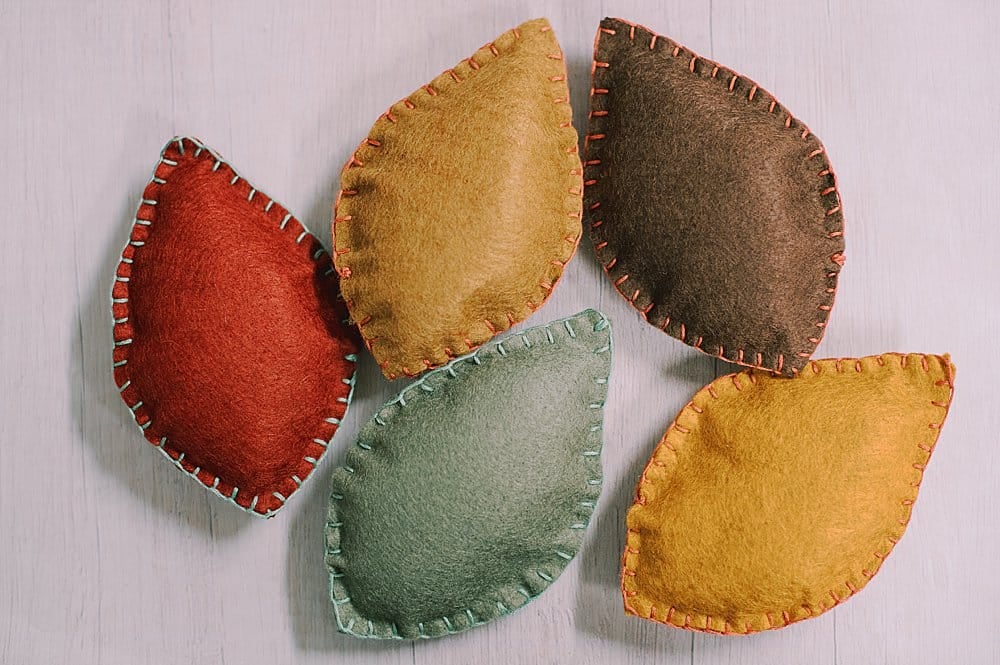 how to make felt leaves