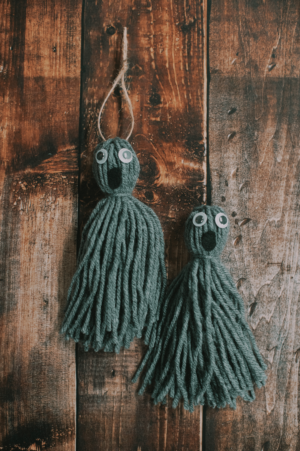 How to Make Yarn Tassel Ghosts for Halloween