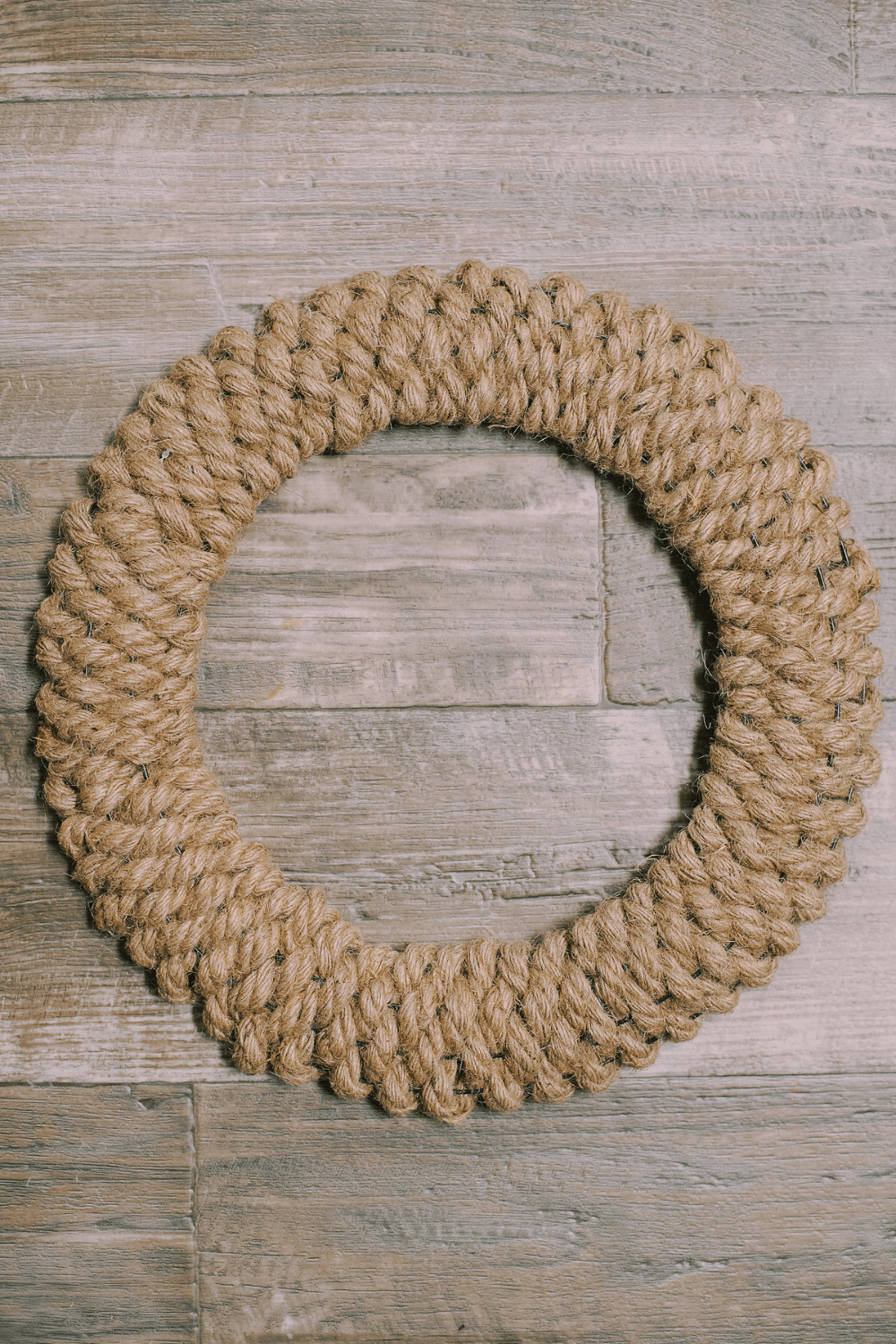 How to Make a Jute Wreath