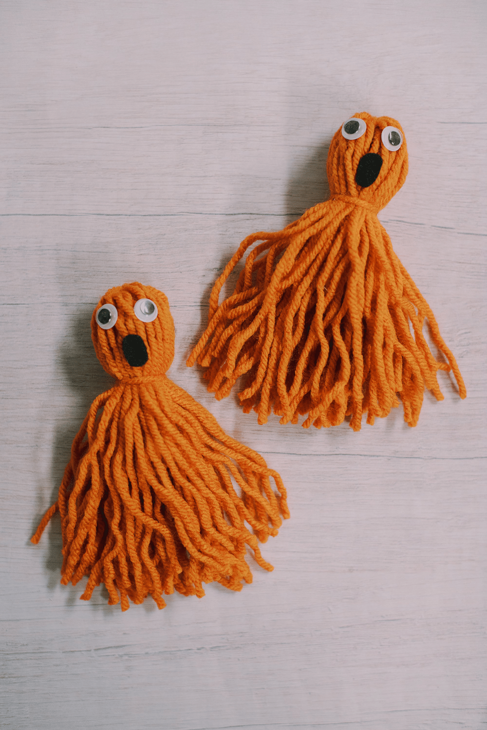 How to Make Yarn Tassel Ghosts for Halloween