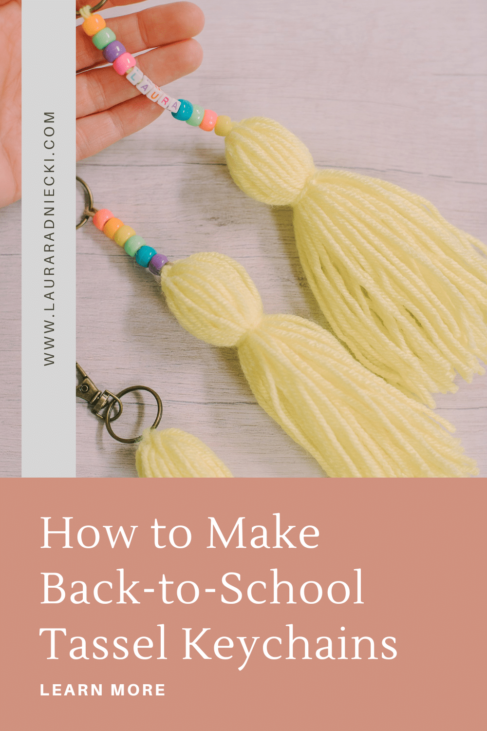 How to make back to school yarn keychains for backpacks and lunchboxes
