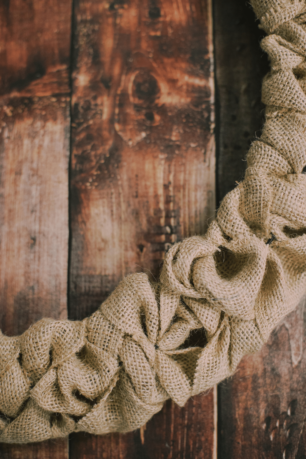 How to Make a Burlap Ribbon Wreath