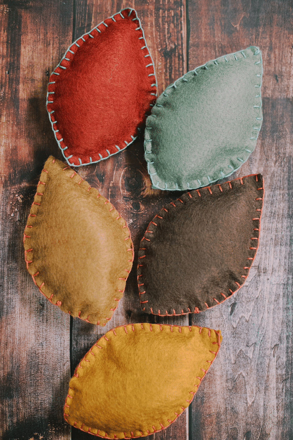 How to Make Felt Leaves