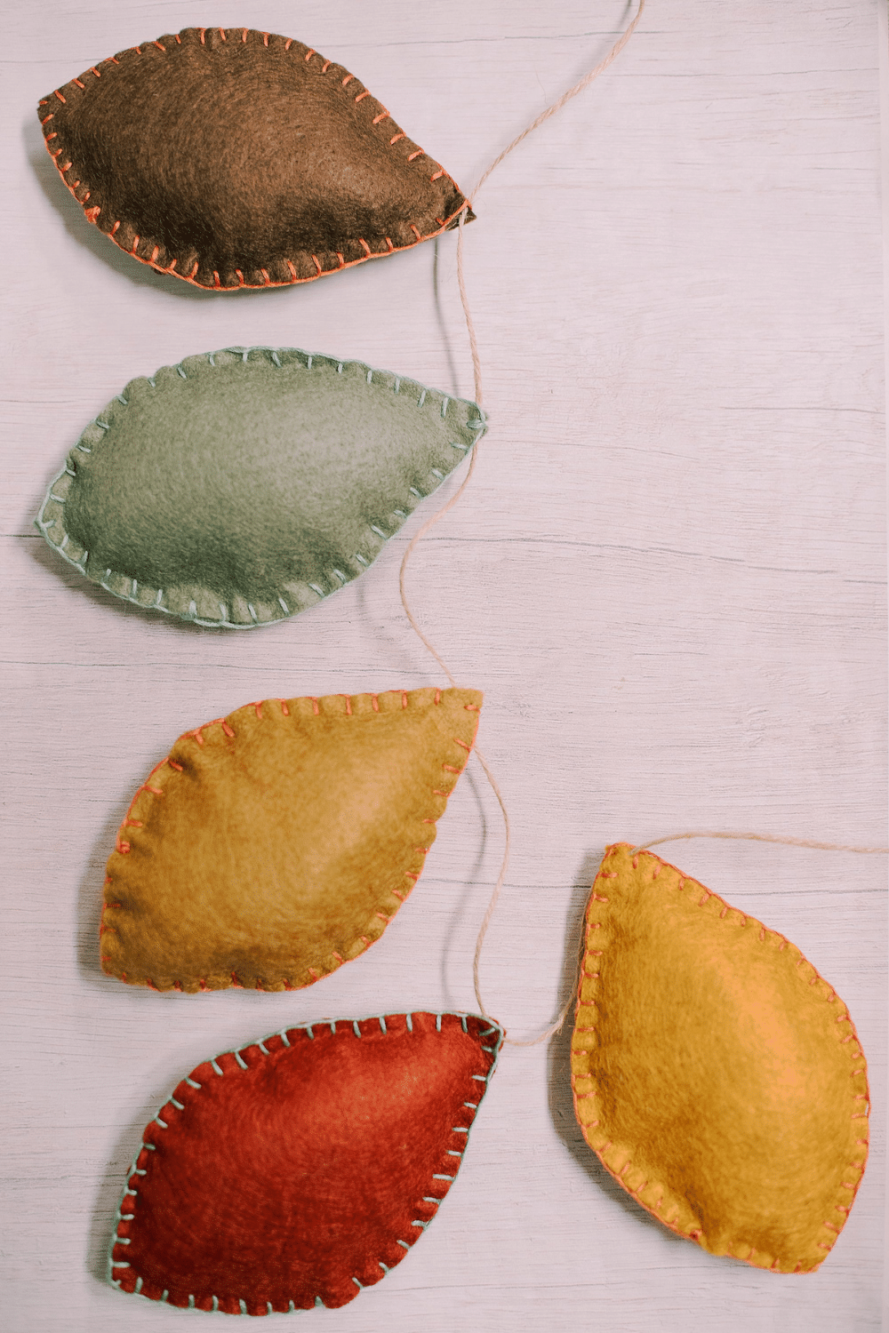 How to Make a Felt Leaf Garland