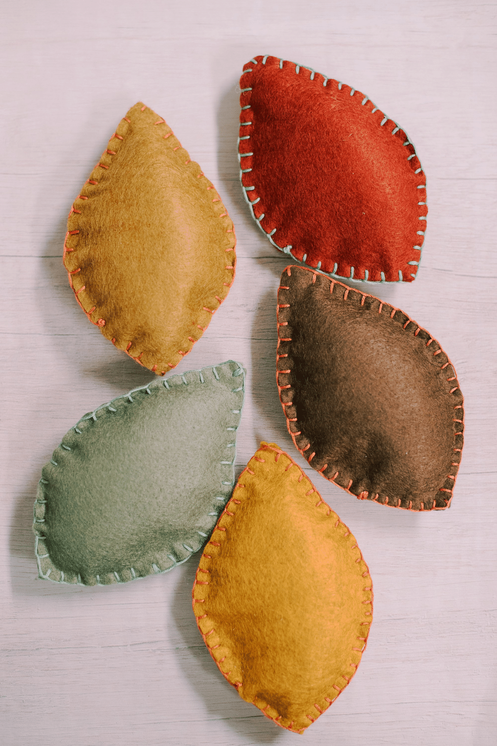 How to Make Felt Leaves