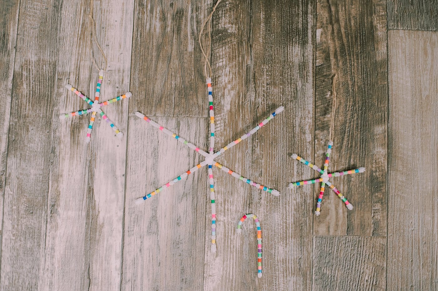 Your perler bead pipe cleaner snowflake is ready to hang.