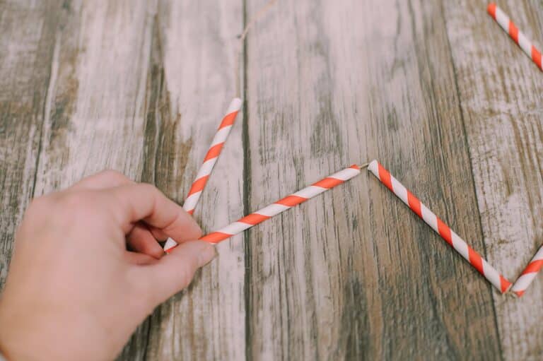 How to Make Drinking Straw Star Ornaments