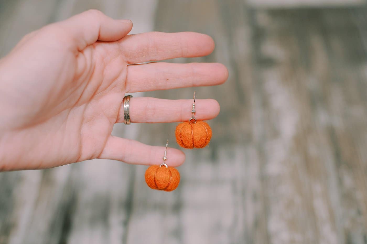 How to make felt ball pumpkin earrings.