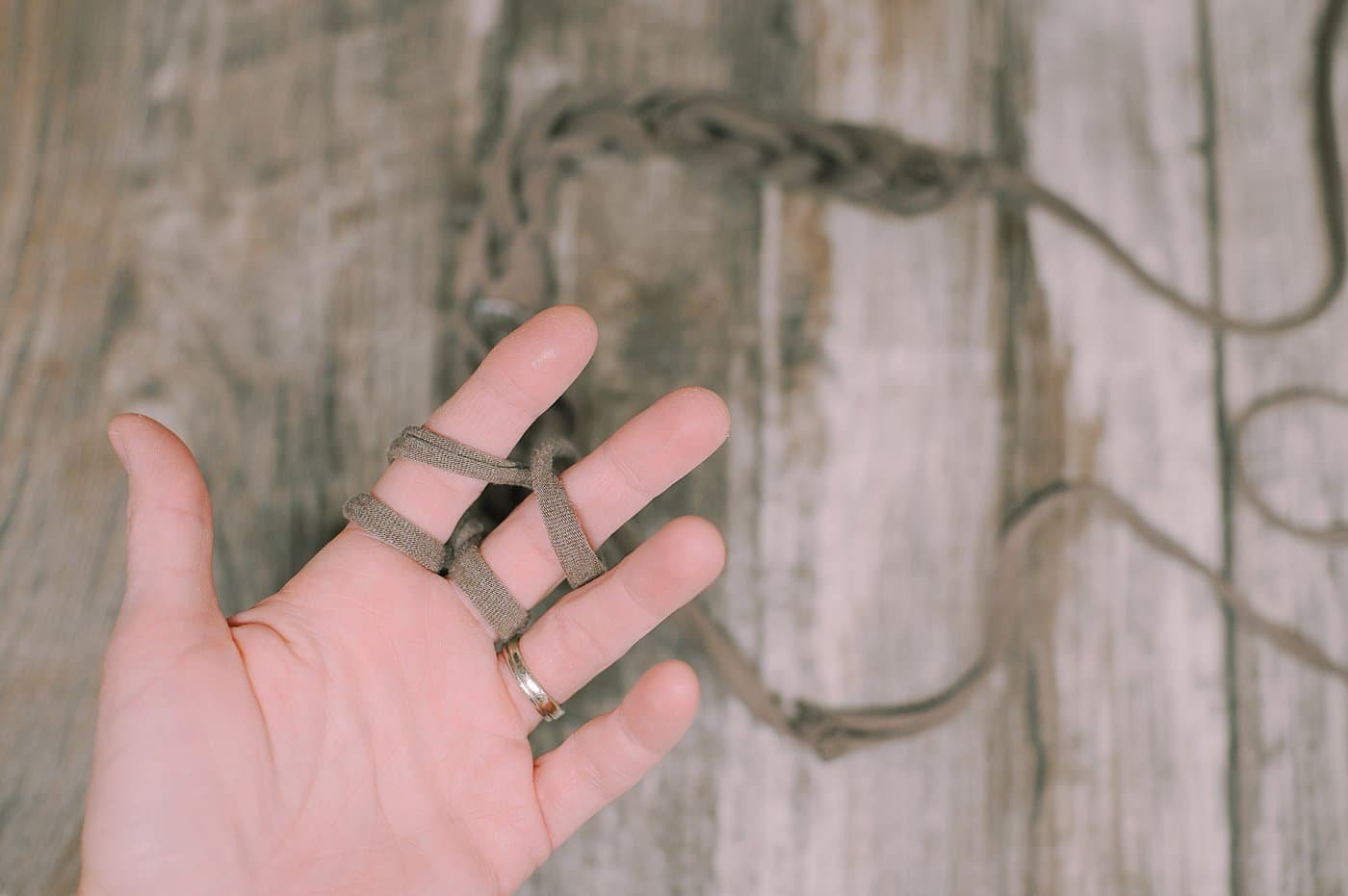 How to Make a Finger-Knit Garland using T-Shirt Yarn.