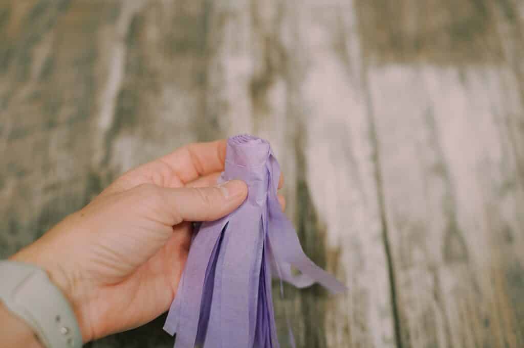 How to Make Tissue Paper Tassels | DIY Tissue Paper Crafts - Laura ...