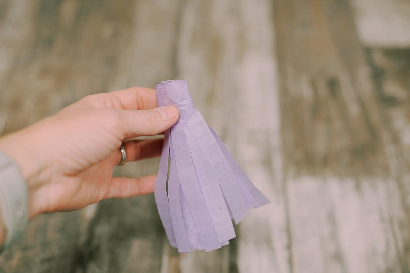 How to make a tissue paper tassel.
