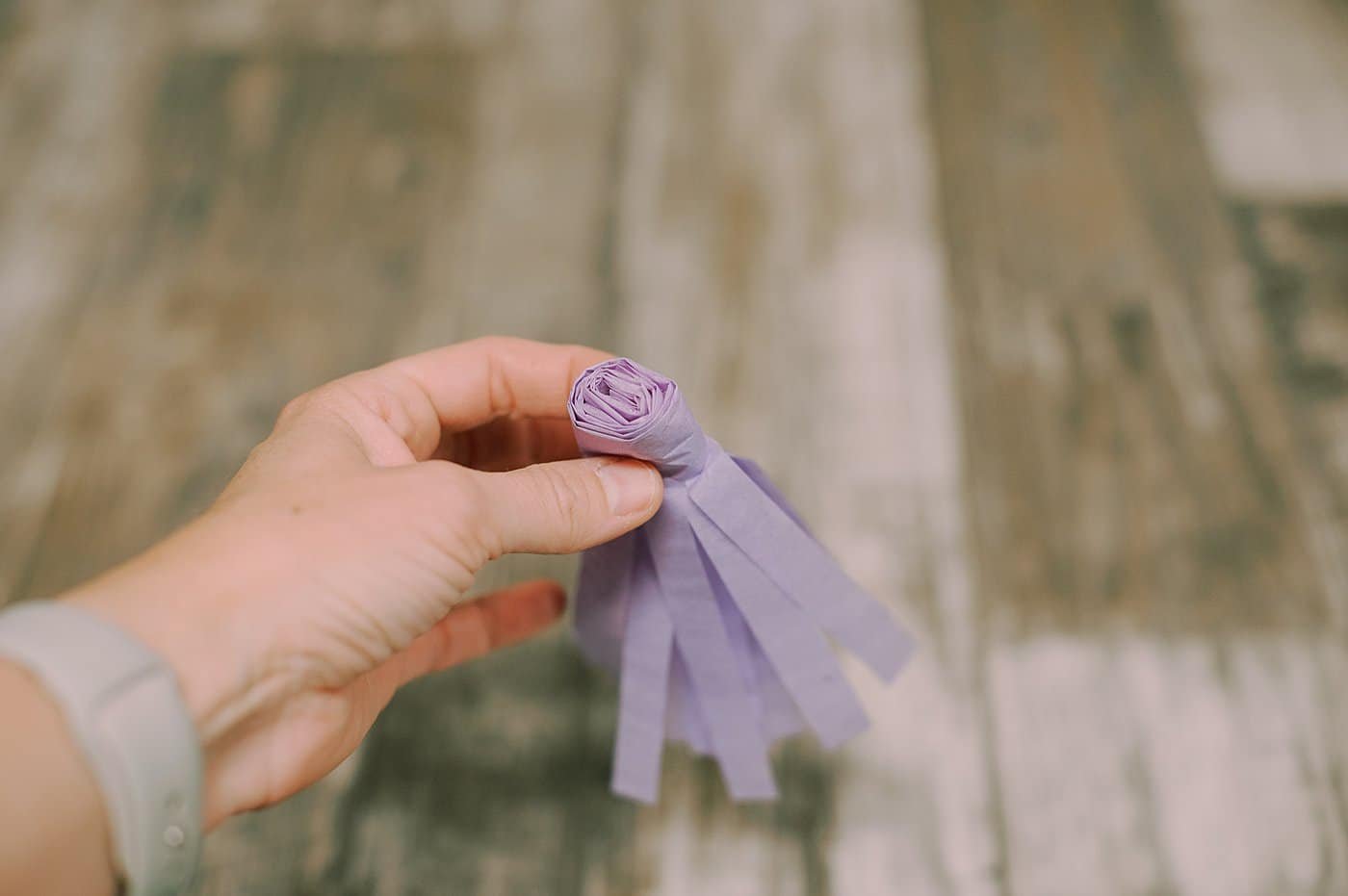 How to make a tissue paper tassel.